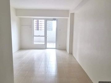 Studio Type 36 sqm with balcony in Pioneer Mandaluyong For Sale