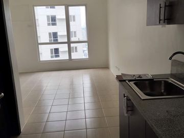 Studio Type 36 sqm with balcony in Pioneer Mandaluyong For Sale
