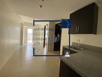 Studio Type 36 sqm with balcony in Pioneer Mandaluyong For Sale