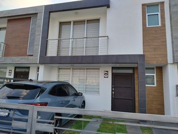 Se vende casa de 3 recámaras en Vitalia Tecamac $2,200,000.00