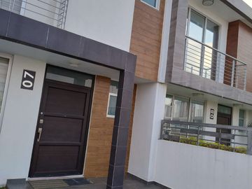 Se vende casa de 3 recámaras en Vitalia Tecamac $2,200,000.00