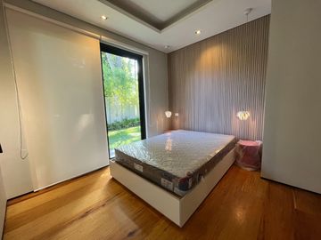 AS - FOR SALE: 4 Bedroom House in Manila Southwoods Residential Estate, Cavite