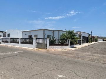 Excelente residencia en San Carlos Ubicada en Campo de golf