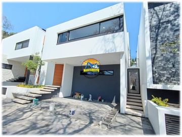 Casa en Cuernavaca, jacuzzi con calefacción en el jardín, excelentes acabados