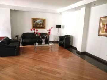 VENDO DEPARTAMENTO CON VISTA AL GOLF – SAN ISIDRO