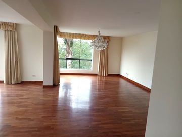 VENDO DEPARTAMENTO CON VISTA AL GOLF – SAN ISIDRO