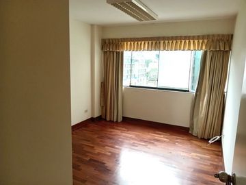 VENDO DEPARTAMENTO CON VISTA AL GOLF – SAN ISIDRO