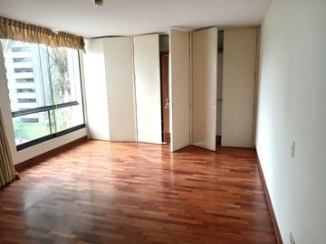 VENDO DEPARTAMENTO CON VISTA AL GOLF – SAN ISIDRO