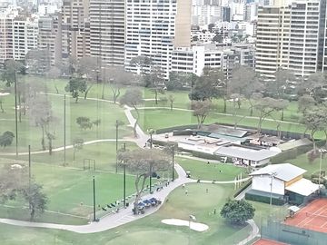 VENDO DEPARTAMENTO CON VISTA AL GOLF – SAN ISIDRO