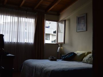 Casa de VENTA AL Norte de la ciudad, 502m2 con excelentes acabados, Sector el Batán, Quito, Ecuador.