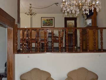 Casa de VENTA AL Norte de la ciudad, 502m2 con excelentes acabados, Sector el Batán, Quito, Ecuador.