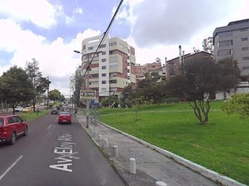 Casa de VENTA AL Norte de la ciudad, 502m2 con excelentes acabados, Sector el Batán, Quito, Ecuador.