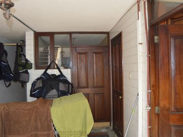 Casa de VENTA AL Norte de la ciudad, 502m2 con excelentes acabados, Sector el Batán, Quito, Ecuador.