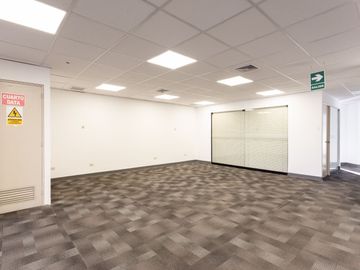 ALQUILER Oficina 300 m2 en  San Isidro
