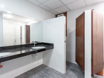 ALQUILER Oficina 300 m2 en  San Isidro