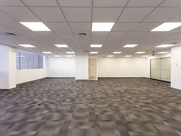 ALQUILER Oficina 300 m2 en  San Isidro