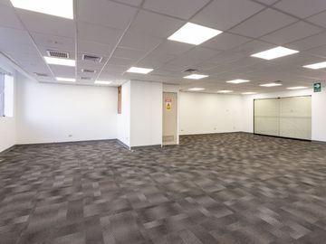 ALQUILER Oficina 300 m2 en  San Isidro