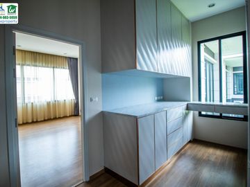 House for SALE! Airi Rama5 size 57 sqw. / 250 sqm. Fully furnished and ready to move Nonthaburi Thailand.