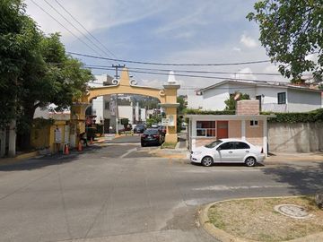 REMATE B. DE CASA EN FRACCIONAMIENTO EN FUENTES DE SATELITE NAUCALPAN ESTADO DE MEXICO.