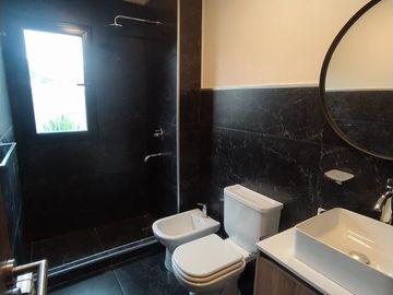 Ultima Unidad en Venta! Duplex de Categoria en Jardin Claret! 3 Dorm 3 Bñ Impecable
