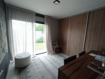 Ultima Unidad en Venta! Duplex de Categoria en Jardin Claret! 3 Dorm 3 Bñ Impecable