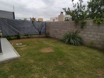 Ultima Unidad en Venta! Duplex de Categoria en Jardin Claret! 3 Dorm 3 Bñ Impecable