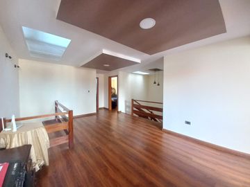 CASA MODERNA EN VENTA EN LAS ORQUIDEAS