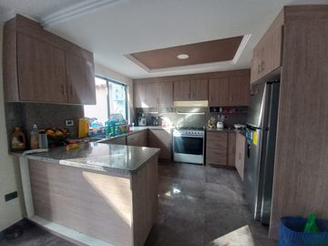 CASA MODERNA EN VENTA EN LAS ORQUIDEAS