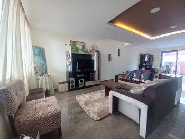 CASA MODERNA EN VENTA EN LAS ORQUIDEAS