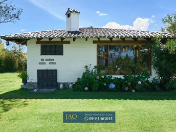 Renta o Venta Casa de Lujo en Urbanización Privada – Vía Guayllabamba - El Quinche