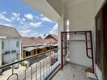 Rumah Dalam Perumahan Elit JL Kaliurang Km 9 Dekat UGM dan Pasar Kolombo