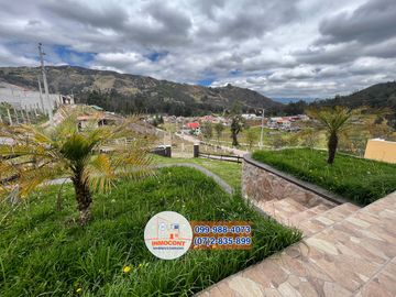 Hermosa casa de venta rodeada de naturaleza, Sector San Antonio Cumbe C1224