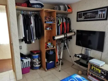 Casa en Parque de Poblamiento, 3 Pisos, 3 Recámaras, Pachuca, Hidalgo.