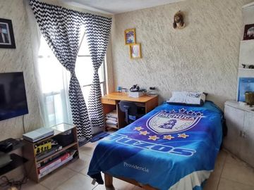 Casa en Parque de Poblamiento, 3 Pisos, 3 Recámaras, Pachuca, Hidalgo.