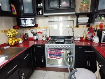 Casa en Parque de Poblamiento, 3 Pisos, 3 Recámaras, Pachuca, Hidalgo.