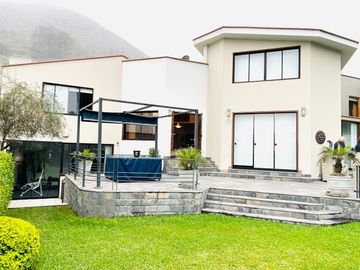 Preciosa casa cerquisima al Wong de La Planicie!!