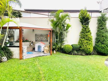 Preciosa casa cerquisima al Wong de La Planicie!!