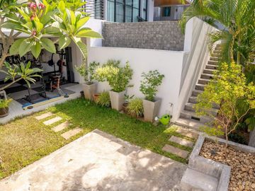 Bophut Villa 3 Beds 4 Bath 200 SQM