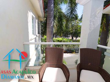 Depa con terraza y vista a las áreas comunes