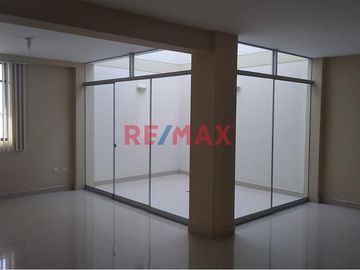 Casa En Venta - Pimentel C.Rivera