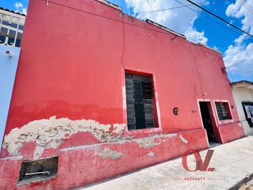 CASA COLONIAL DE UNA PLANTA EN EL CENTRO PARA RENOVAR