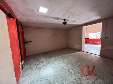 CASA COLONIAL DE UNA PLANTA EN EL CENTRO PARA RENOVAR