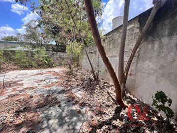 CASA COLONIAL DE UNA PLANTA EN EL CENTRO PARA RENOVAR
