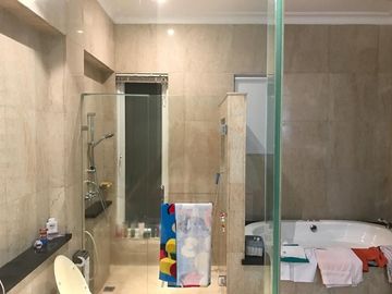 Rumah Dijual Hang Lekiu - Kebayoran Baru Jakarta Selatan