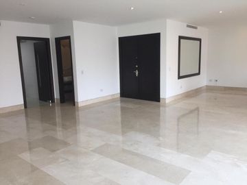 Apartamento en venta en Villa Country.