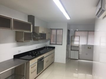 Apartamento en venta en Villa Country.