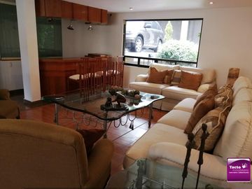 Casa en VENTA, Lomas de Tecamachalco, muy cerca de Colegios Paisanos y Club Tecamachalco