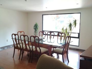 Casa en VENTA, Lomas de Tecamachalco, muy cerca de Colegios Paisanos y Club Tecamachalco