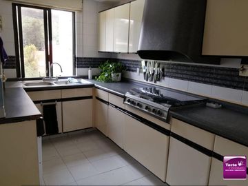 Casa en VENTA, Lomas de Tecamachalco, muy cerca de Colegios Paisanos y Club Tecamachalco