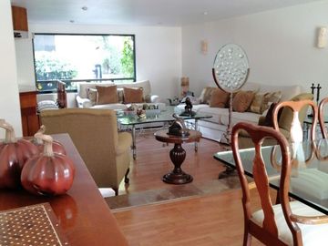 Casa en VENTA, Lomas de Tecamachalco, muy cerca de Colegios Paisanos y Club Tecamachalco